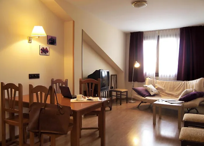 Hotel y Apartamentos Arias Navia