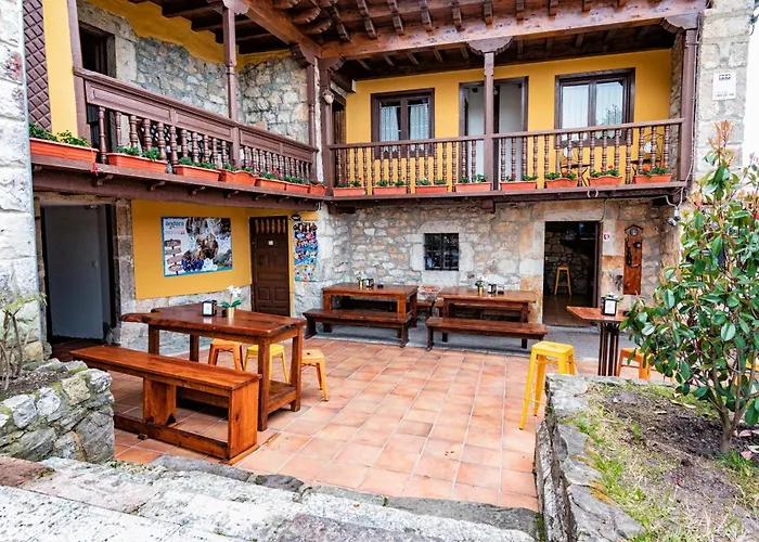 Albergue Santa Marina Buelna