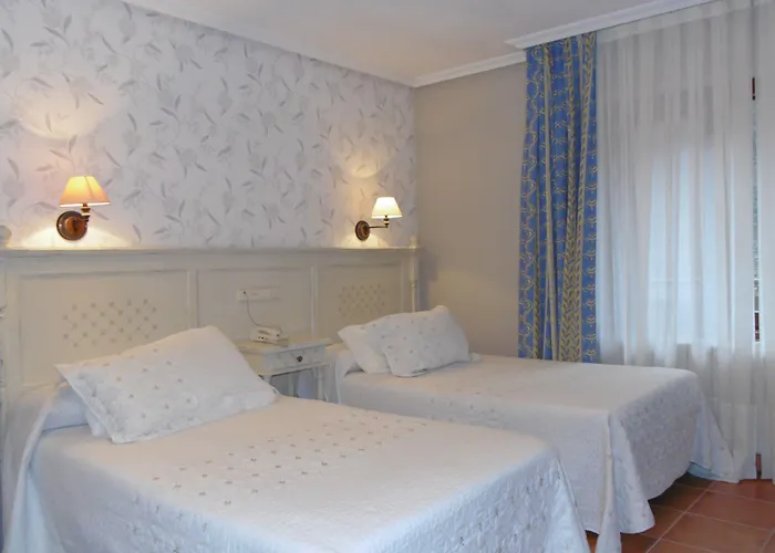 Logis Hotel Restaurante La Casa De Juansabeli Arenas De Cabrales