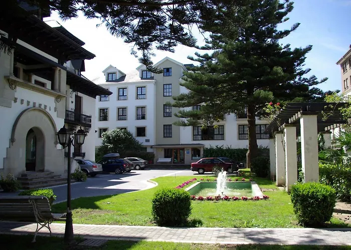Hotel y Apartamentos Arias Navia